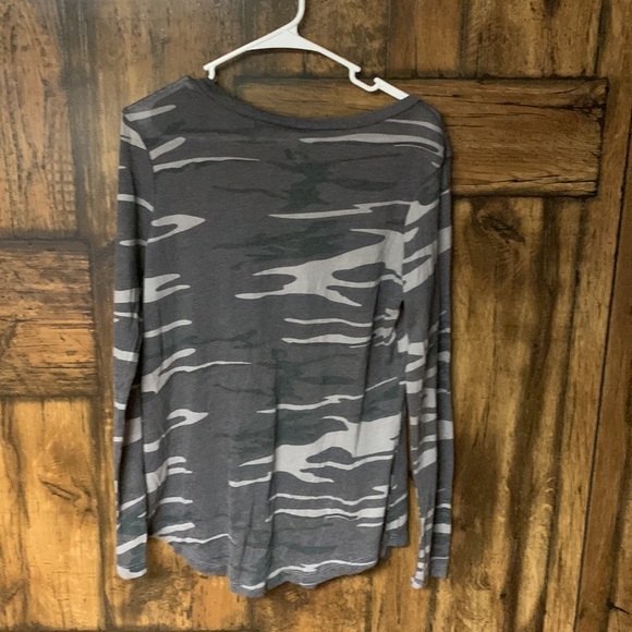 Z Supply Medium Casual Camo top new with tags - Picture 2 of 6